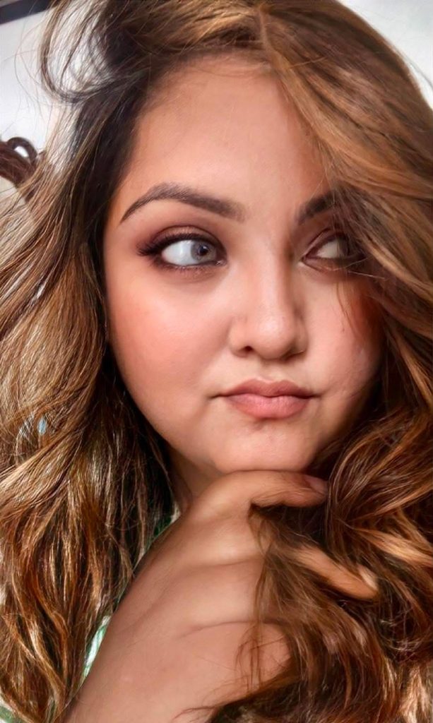 আজকে কবি, গবেষক ও শিশু কাউন্সেলর আফসানা ইয়াসমিন অর্থি’র জন্মদিন