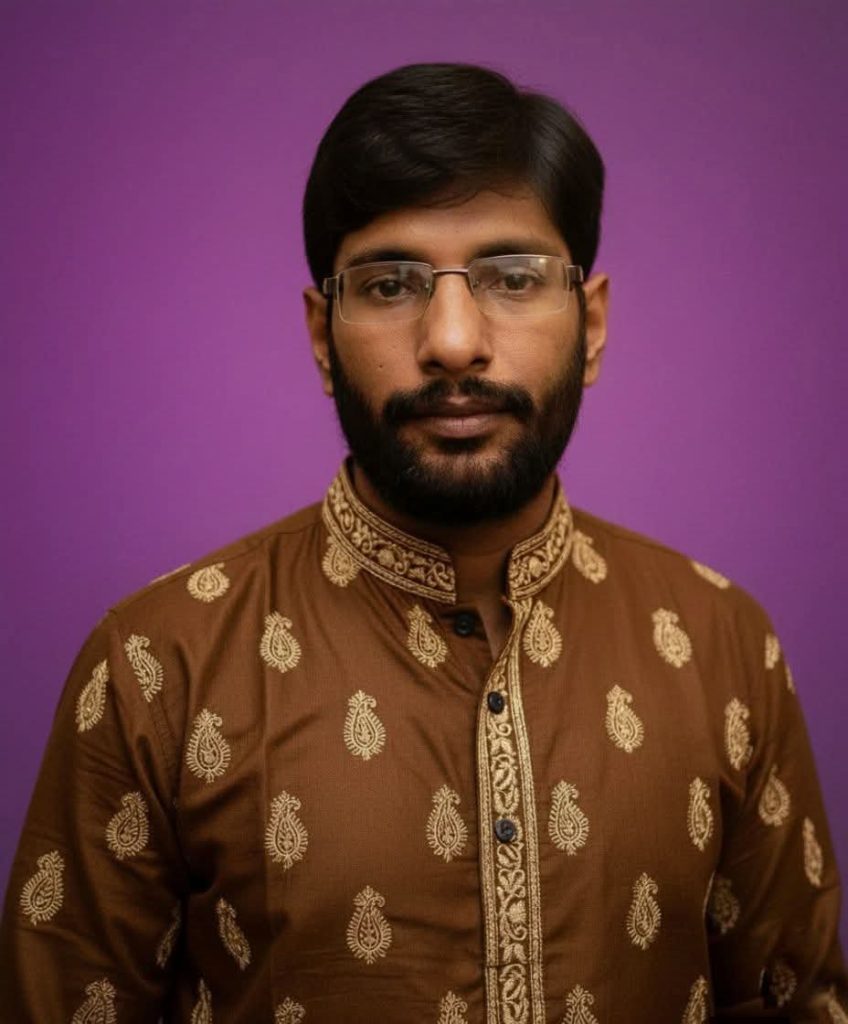 আজকে কবি মুহাম্মদ রফিক ইসলাম’র শুভ জম্মদিন।